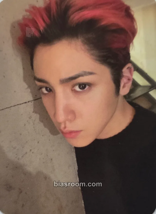 PENTAGON - Wooseok - Universe : The Black Hall Album upside version
