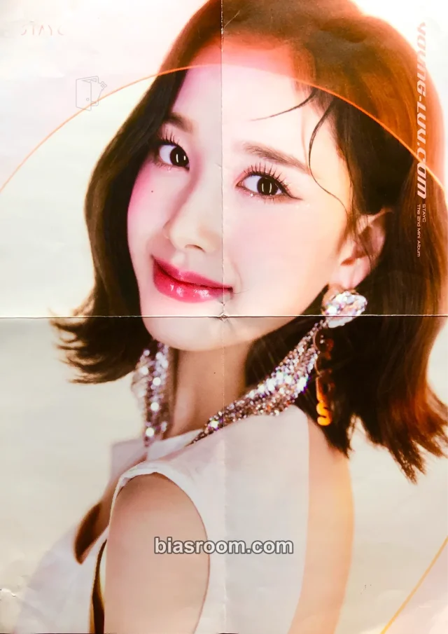 STAYC - J - YOUNG-LUV.COM Album album inclusion mini poster luv version