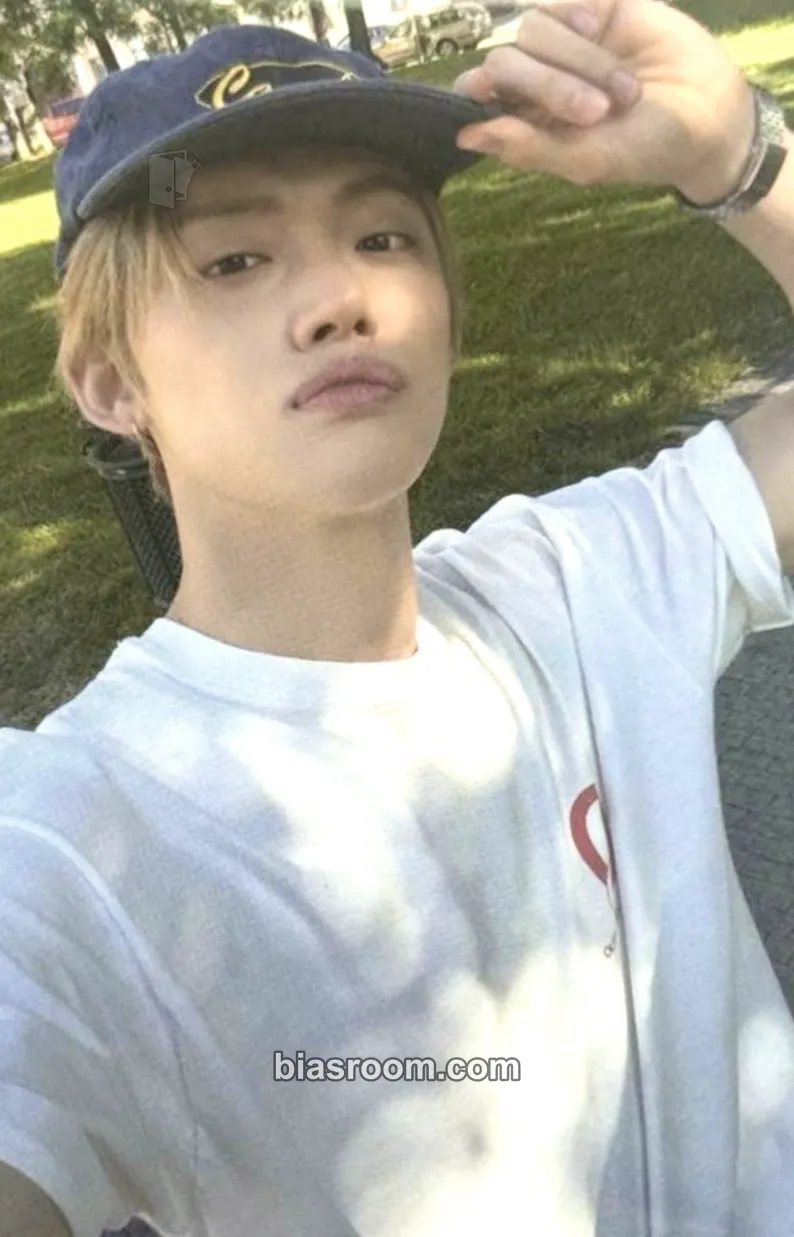 Yeonjun NO LABELS: PART 02 Photocard - TOMORROW X TOGETHER - TOMORROW X TOGETHER K-pop photocard
