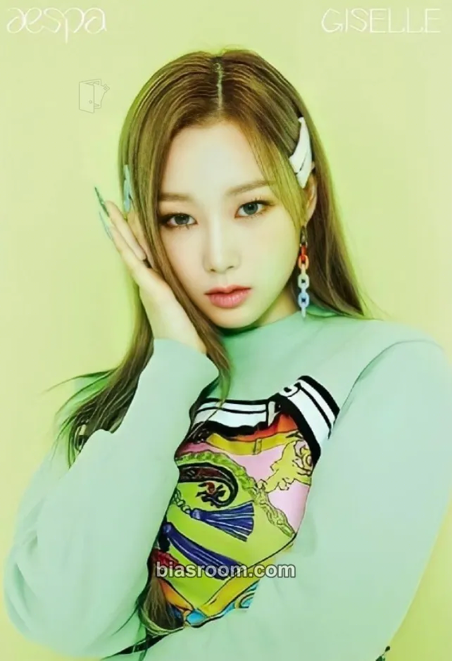 Giselle Black Mamba (Debut Single) Photocard - aespa - aespa K-pop photocard