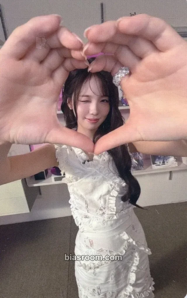 NiziU - Ayaka - Portfolio Album album photocard limited edition photocard set