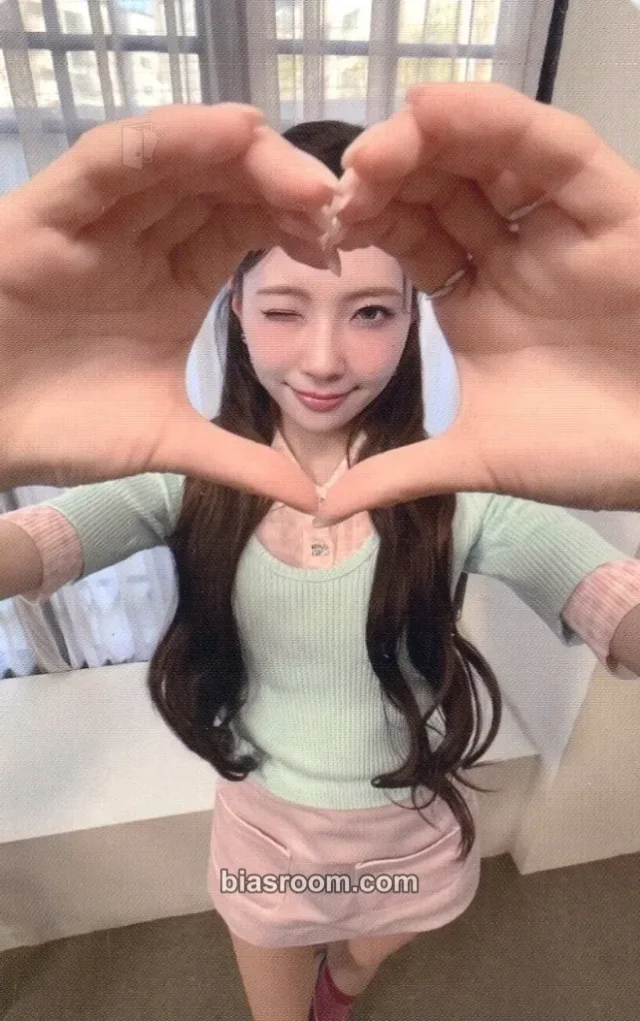 NiziU - Mayuka - Portfolio Album album photocard limited edition photocard set
