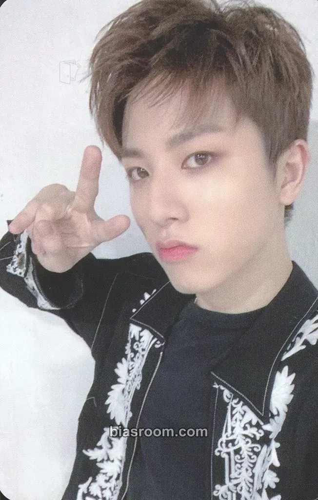 So Junghwan THE FIRST STEP: CHAPTER THREE Photocard - TREASURE - TREASURE K-pop photocard