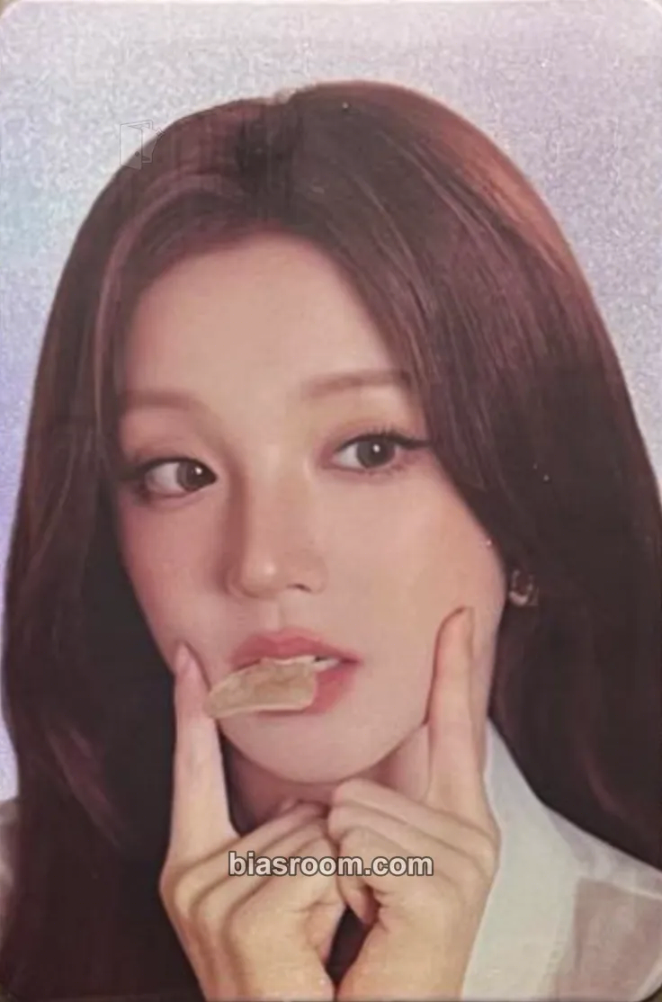 Yuqi Yuqi x Lays (China) Photocard - i-dle - i-dle K-pop photocard