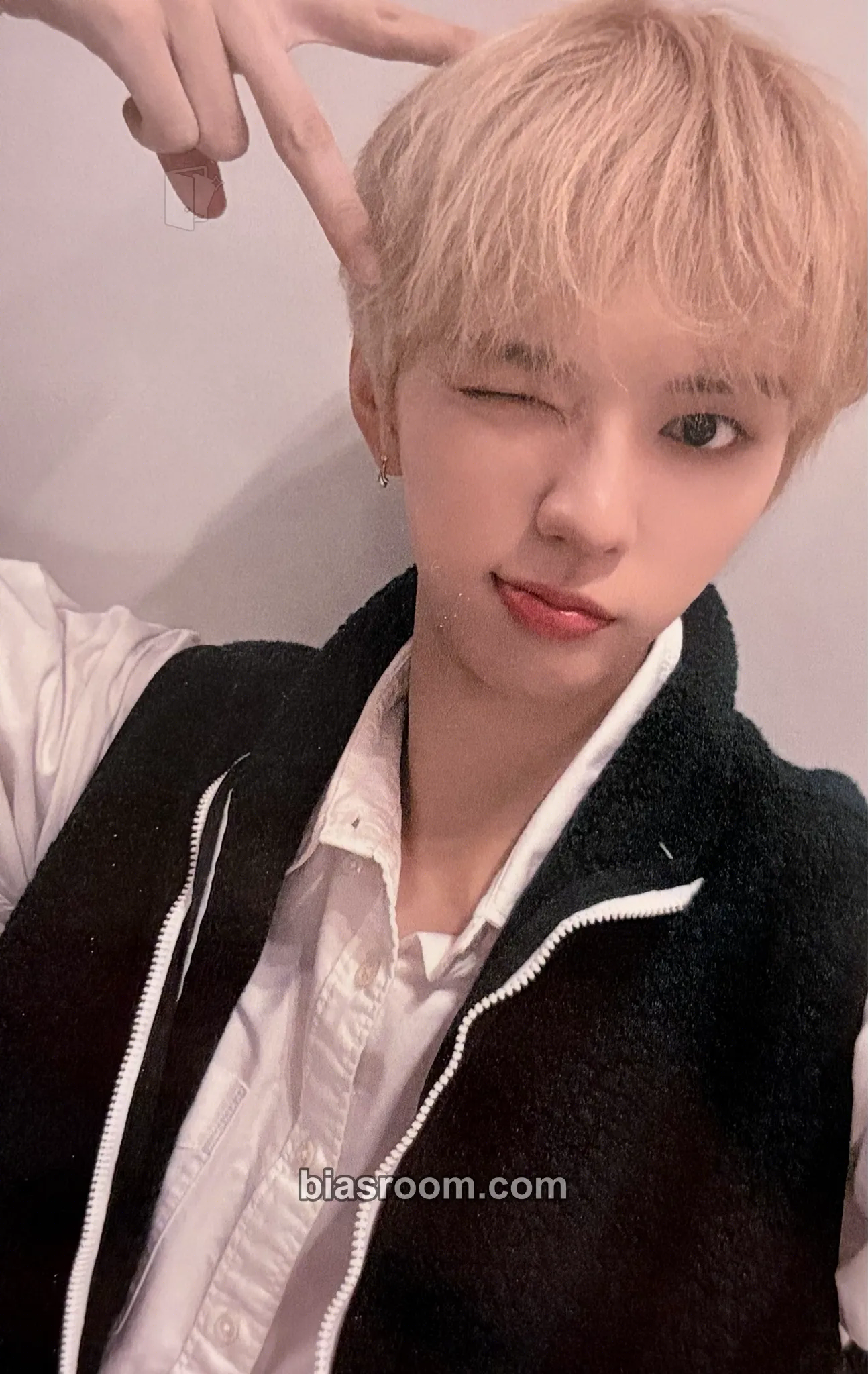 Brian ONE QUESTION Photocard - AMPERS&ONE - AMPERS&ONE K-pop photocard
