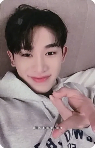 Wonho Wonho X Wonderwall - Musician Wonho and Lee Hoseok Story Photocard - Wonho K-pop photocard
