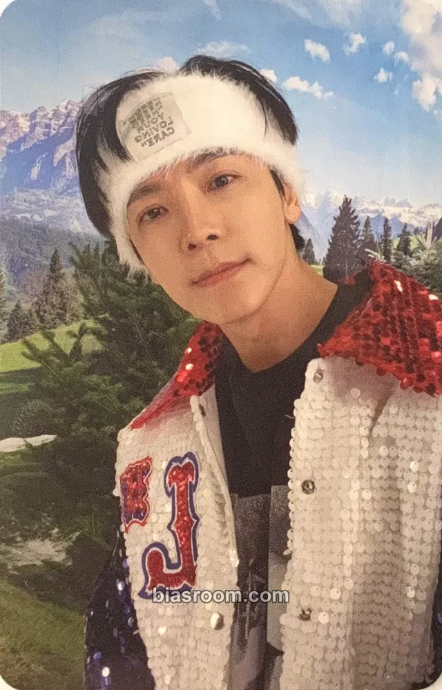 Donghae SUPER JUNIOR 2022 Winter SMTOWN: SMCU Palace K-pop photocard
