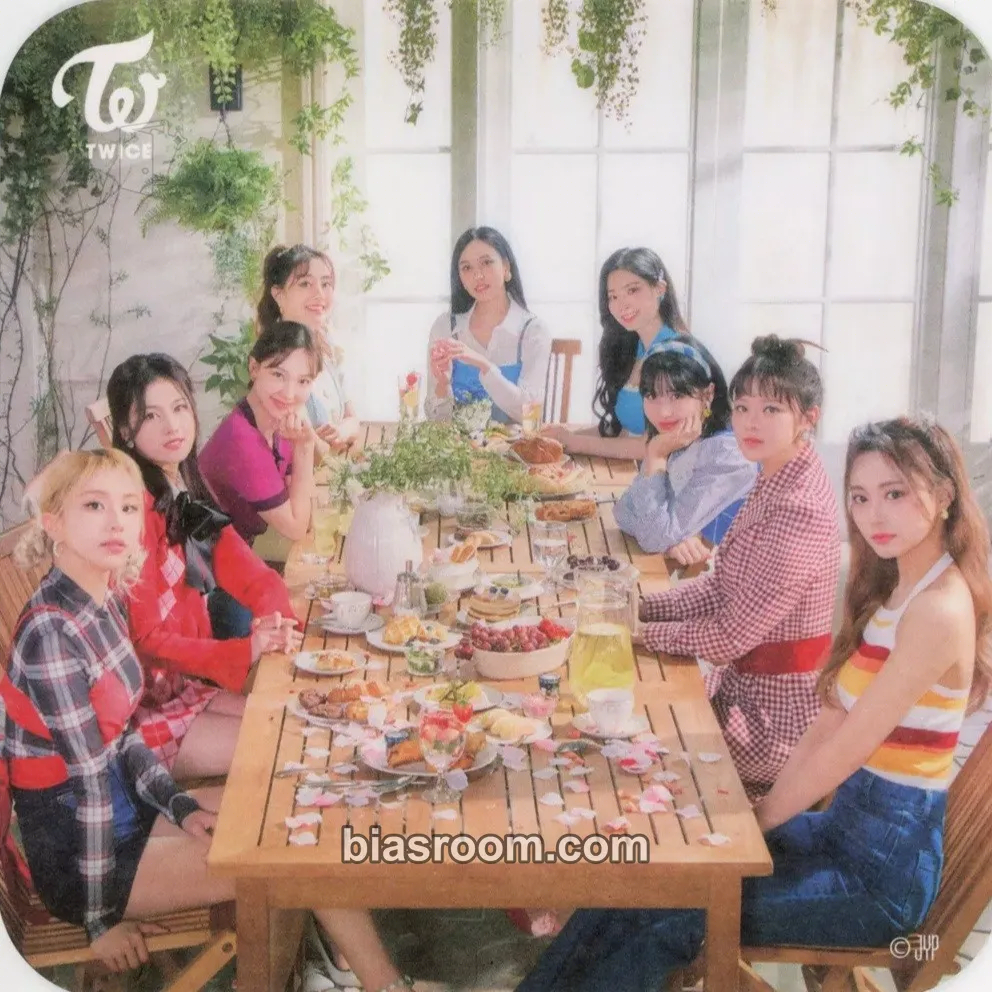 JYPJapan Pop-Up Shop 2021 Photocard - TWICE - TWICE K-pop photocard
