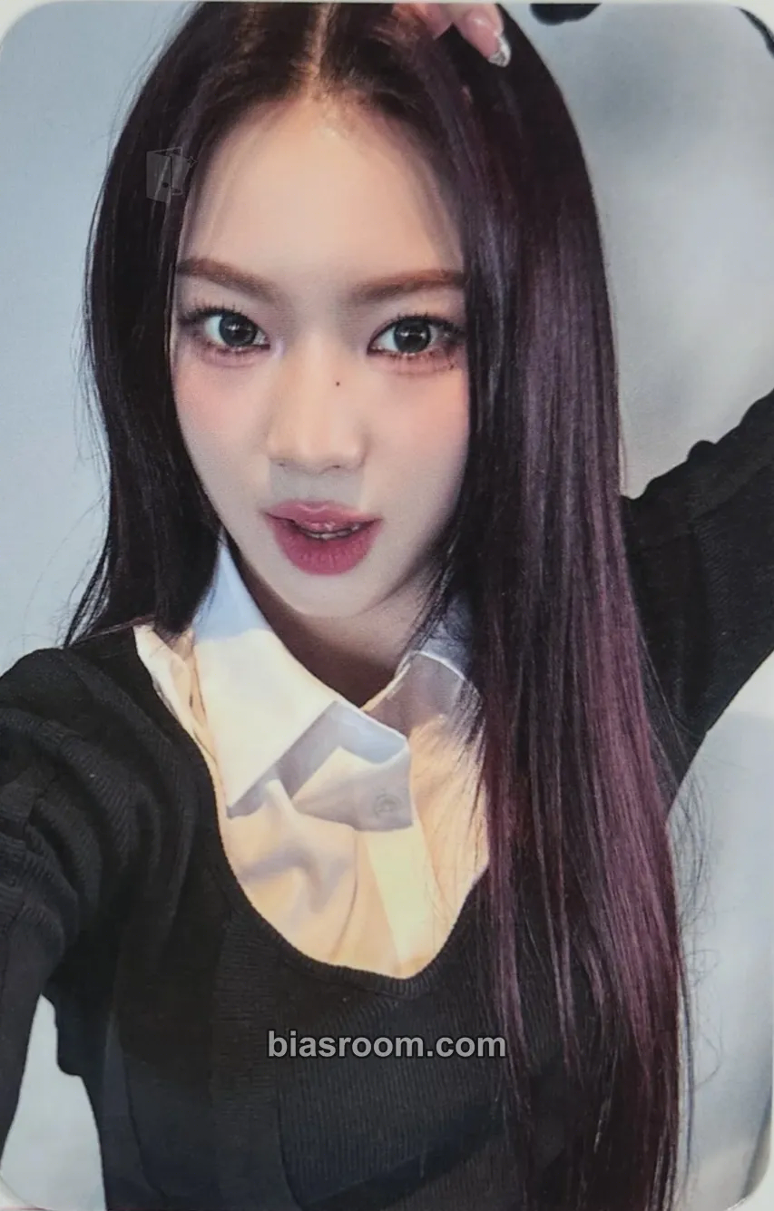 Isa S Photocard - STAYC - STAYC K-pop photocard
