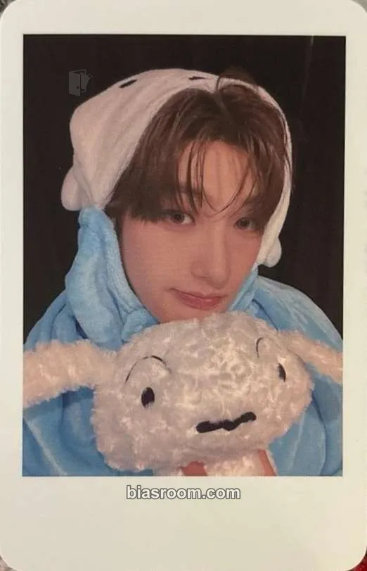 Kim HeeJu unevermet Photocard - idntt - idntt K-pop photocard