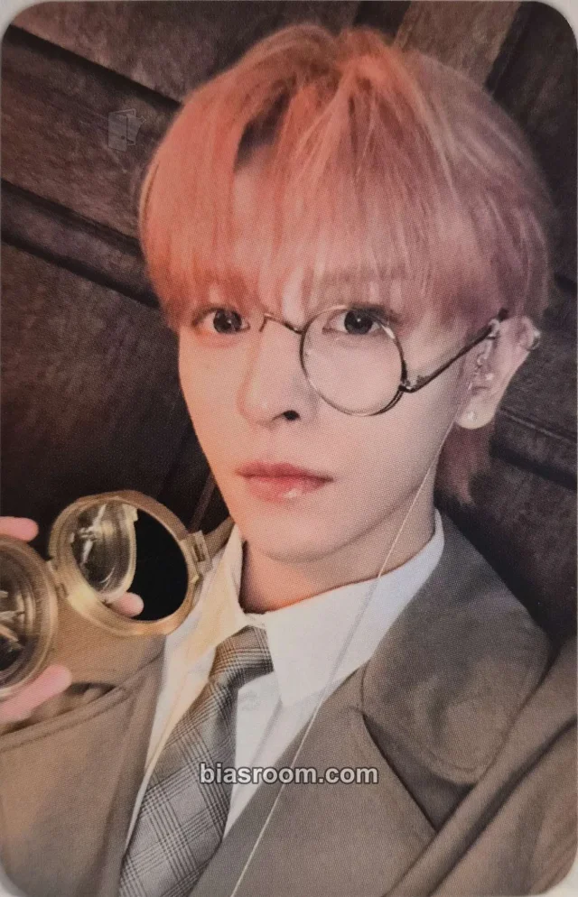 n.SSign - Laurence - Season's Greetings 2026 Other photocard set