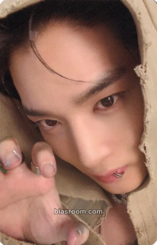 Jinyoung STILL YOUNG Photocard - Bae Jinyoung - Bae Jinyoung K-pop photocard
