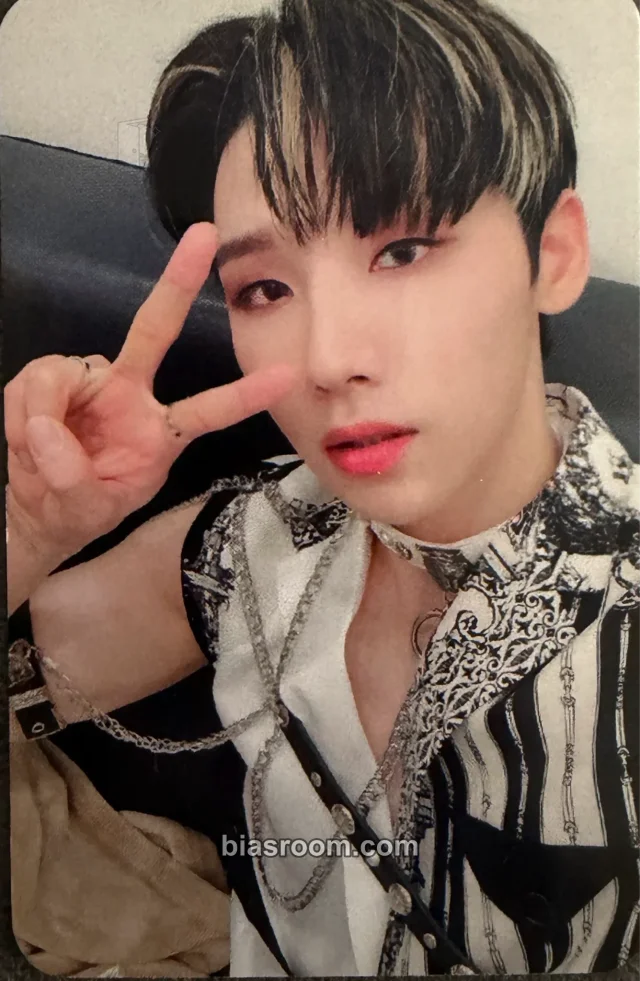 AB6IX - Woong - SALUTE Album pob (pre-order benefit) makestar