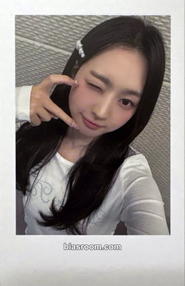 tripleS - Soomin - Beyond Beauty Album video call (fancall) whosfan round 8 polaroid
