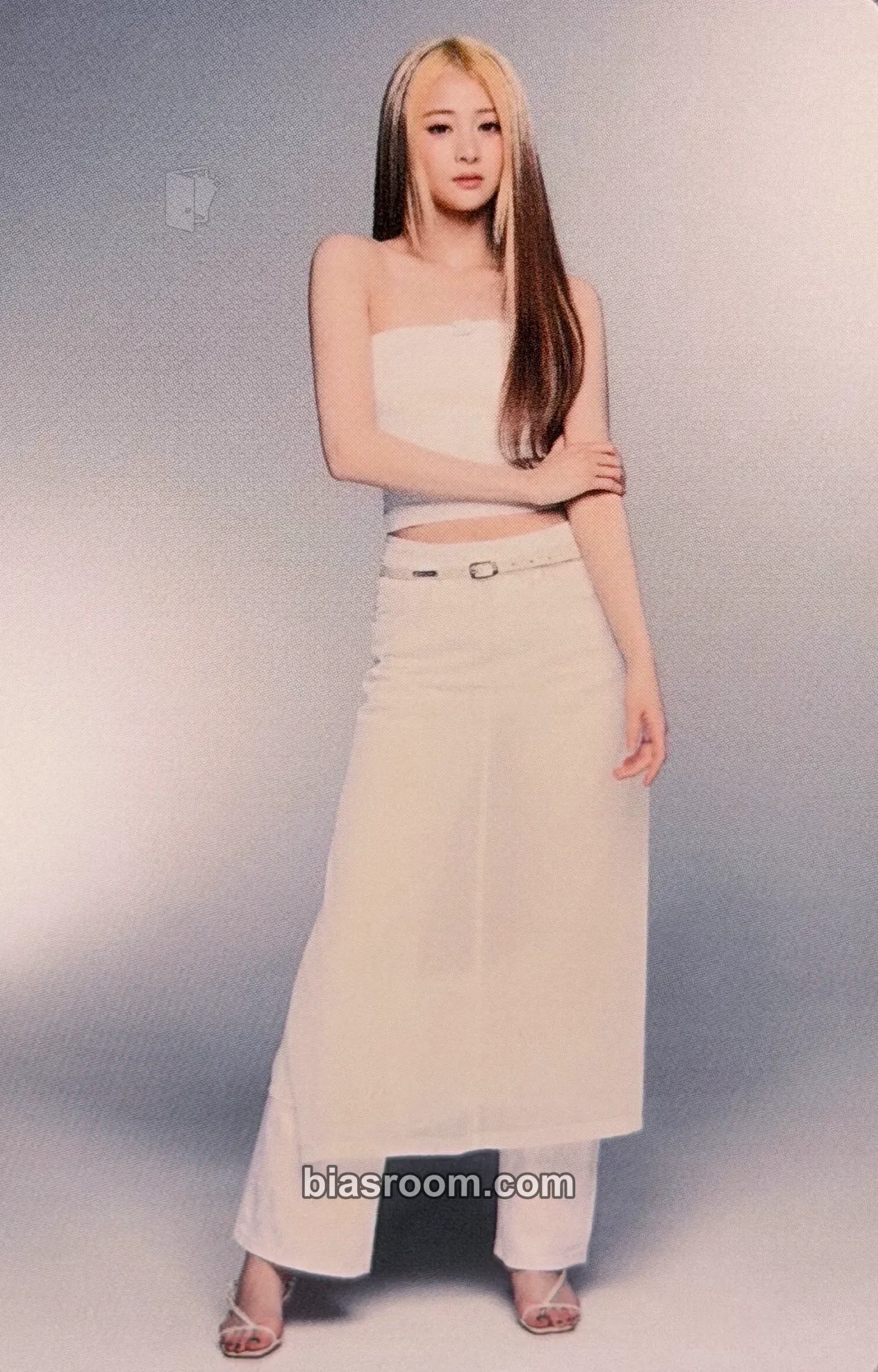 Huh Yunjin Pureflow Tour (2026) Photocard - LE SSERAFIM - LE SSERAFIM K-pop photocard