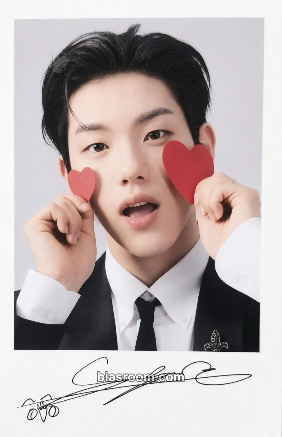 Seo Kyoungbae SCawaii! ME Magazine 2025 Spring Photocard - CLOSE YOUR EYES - CLOSE YOUR EYES K-pop photocard