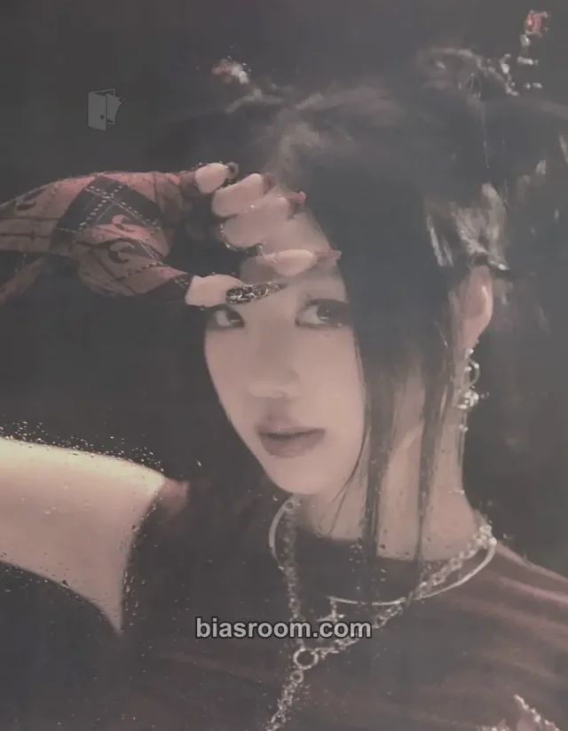 Soojin - Soojin - AGASSY Album red version poster