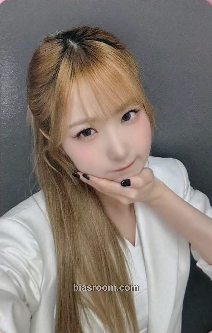 Hitomi &our vibe Photocard - SAY MY NAME - SAY MY NAME K-pop photocard