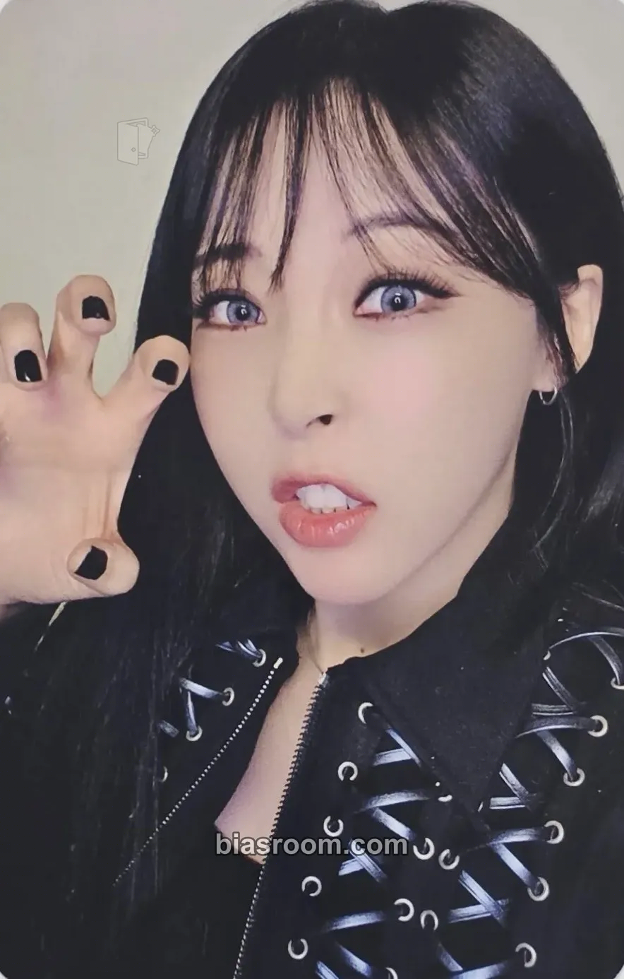 Moonbyul 4WARD World Tour Photocard - MAMAMOO - MAMAMOO K-pop photocard
