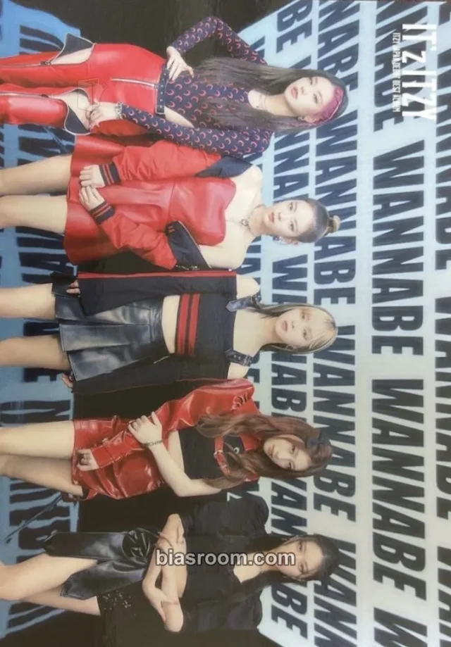ITZY - IT’z ITZY Album horizontal japan merch photocard trading card non-standard size