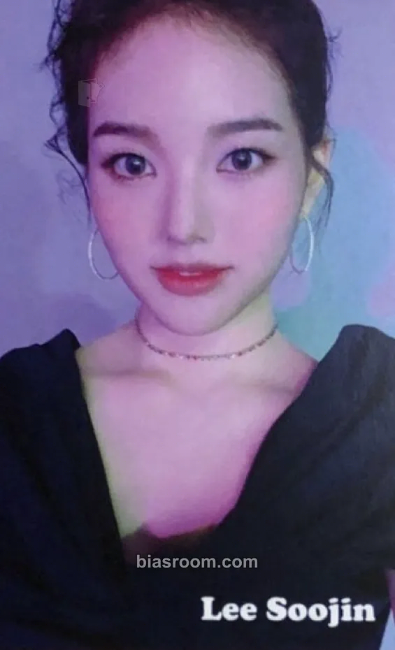 Soojin Play Game : Holiday Photocard - Weeekly - Weeekly K-pop photocard