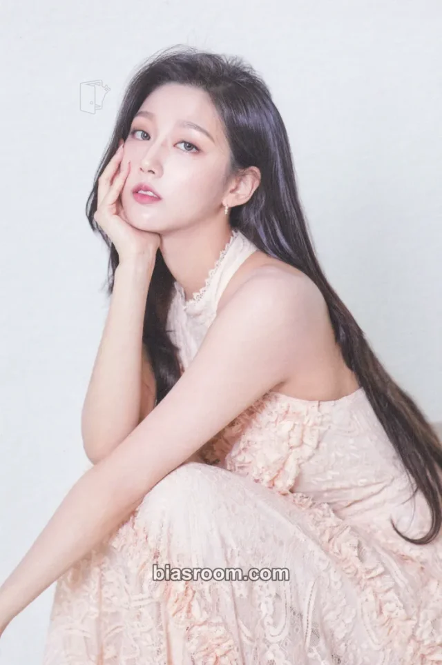Jeong Yein - Yein - YEIN 2022 WELCOMING KIT Other season's greetings postcard