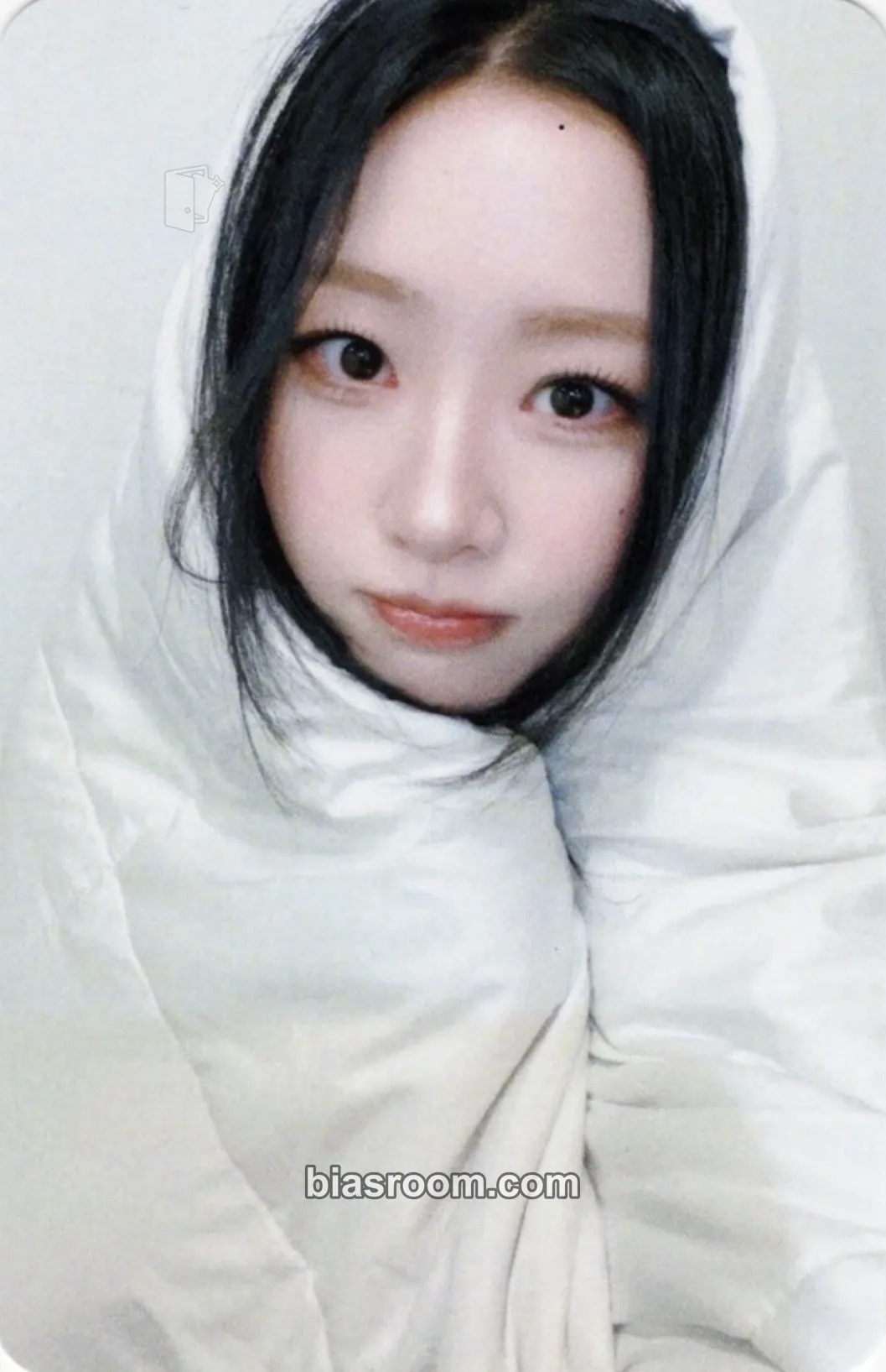 Yves Nail Photocard - Yves - Yves K-pop photocard