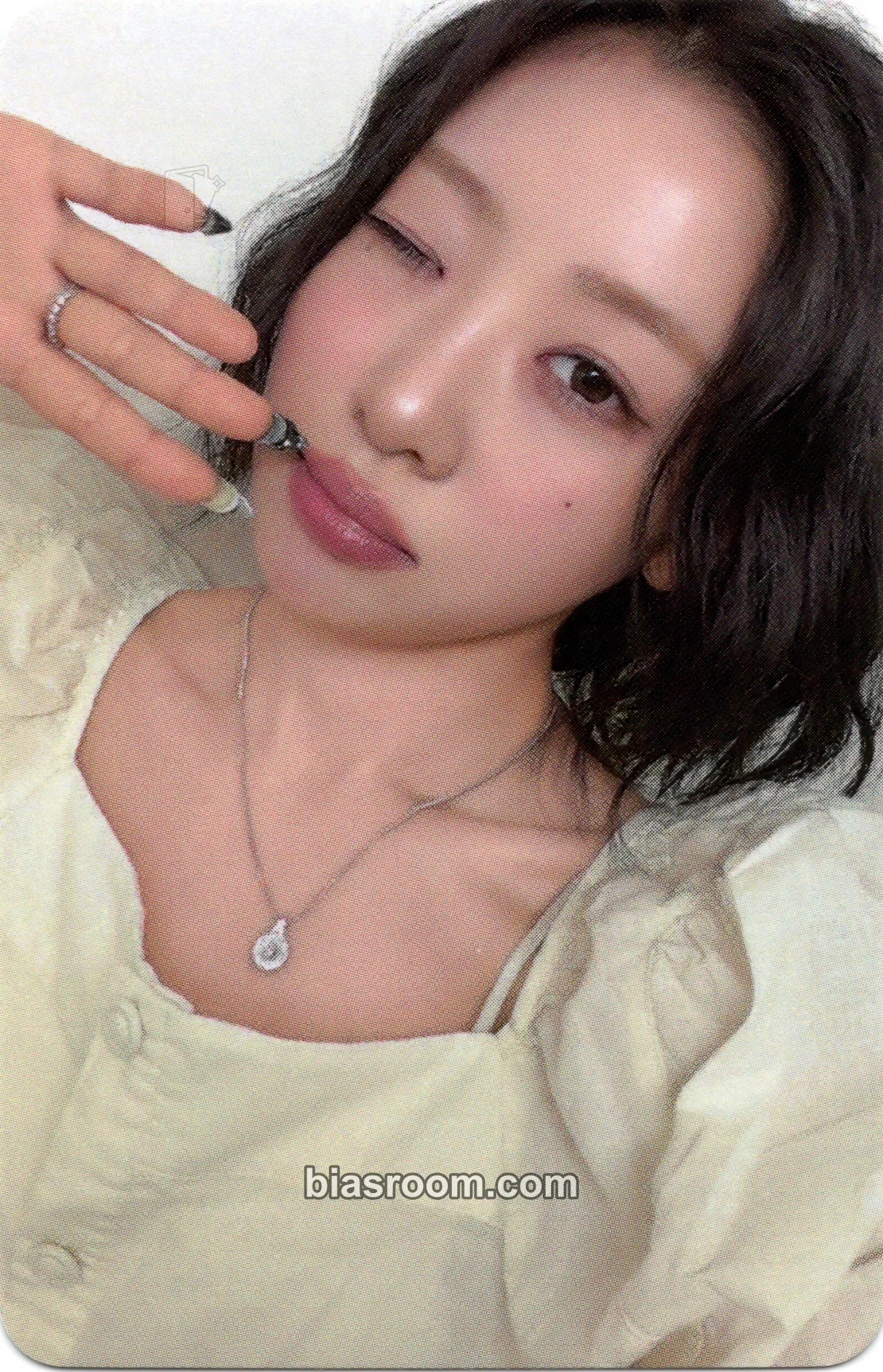 Yves Nail Photocard - Yves - Yves K-pop photocard