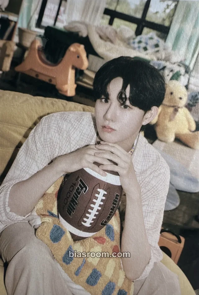 EVNNE - Ji Yunseo - Target: ME Album album inclusion postcard
