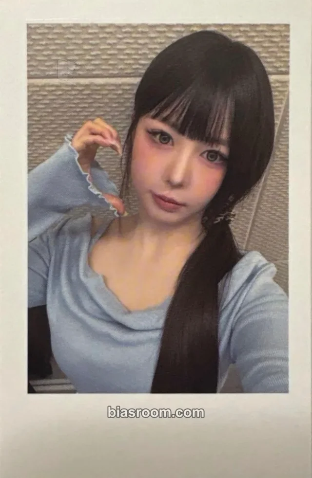 tripleS - Hyerin - Beyond Beauty Album video call (fancall) whosfan round 8 polaroid