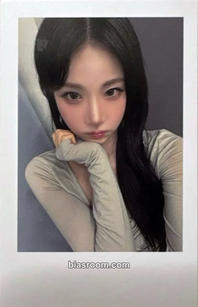 tripleS - Nakyoung - Beyond Beauty Album video call (fancall) whosfan round 8 polaroid