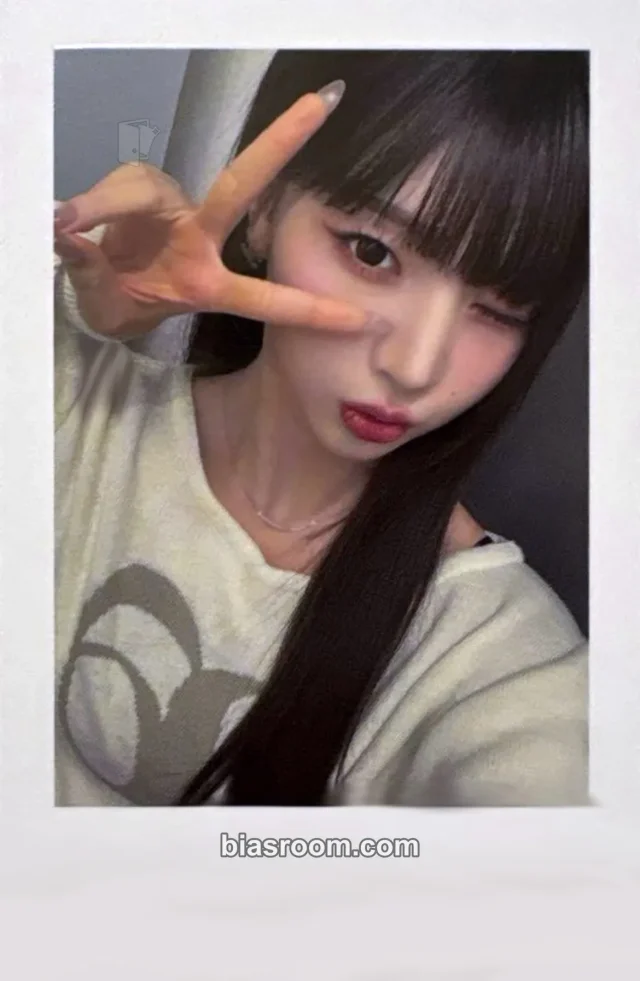 tripleS - Yeonji - Beyond Beauty Album video call (fancall) whosfan round 8 polaroid