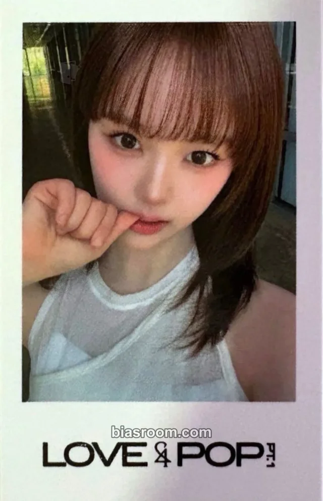 tripleS - Seoah - LOVE&POP pt.1 Album hellolive polaroid pob (pre-order benefit)