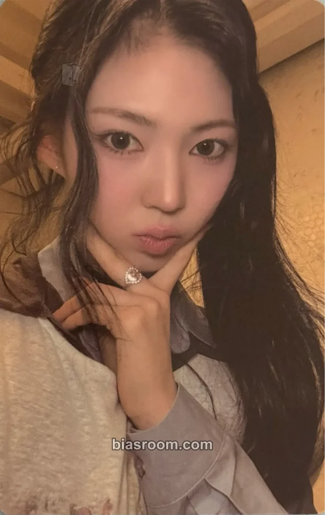 ifeye - Meu - As If Album album photocard photobook version hazy version