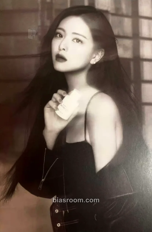 ITZY - Yuna - ITZY X MAI OHW MAI Other brand collaboration postcard purchase benefit mai ohw mai