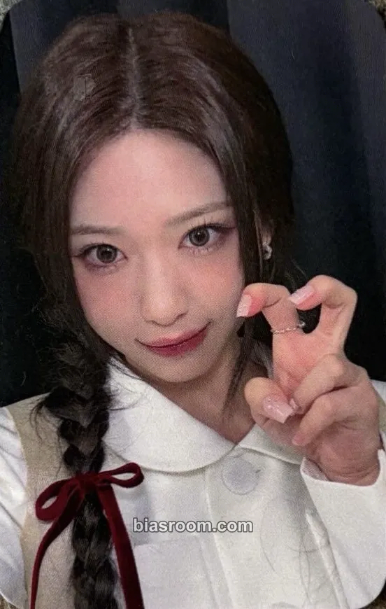 Zena Glow Up Photocard - RESCENE - RESCENE K-pop photocard