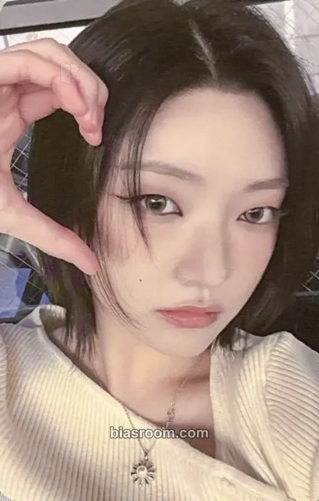 Weeekly - Soeun - ColoRise Album video call (fancall) apple music round 4