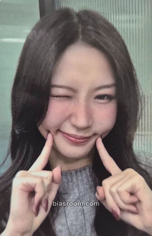 I.MET.U - Cleo - VELVET TRIGGER Album pob (pre-order benefit) minirecord shop video call (fancall)