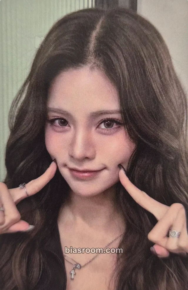 I.MET.U - Kelly - VELVET TRIGGER Album video call (fancall) minirecord shop