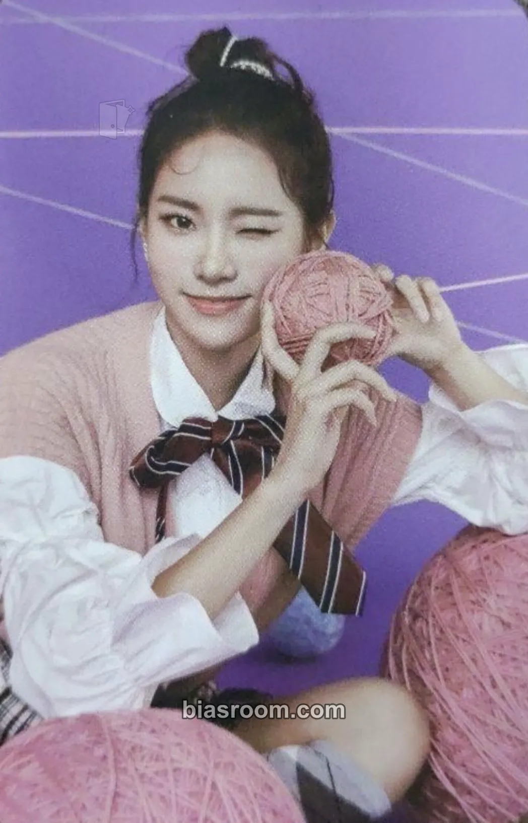 Monday We Can Photocard - Weeekly - Weeekly K-pop photocard