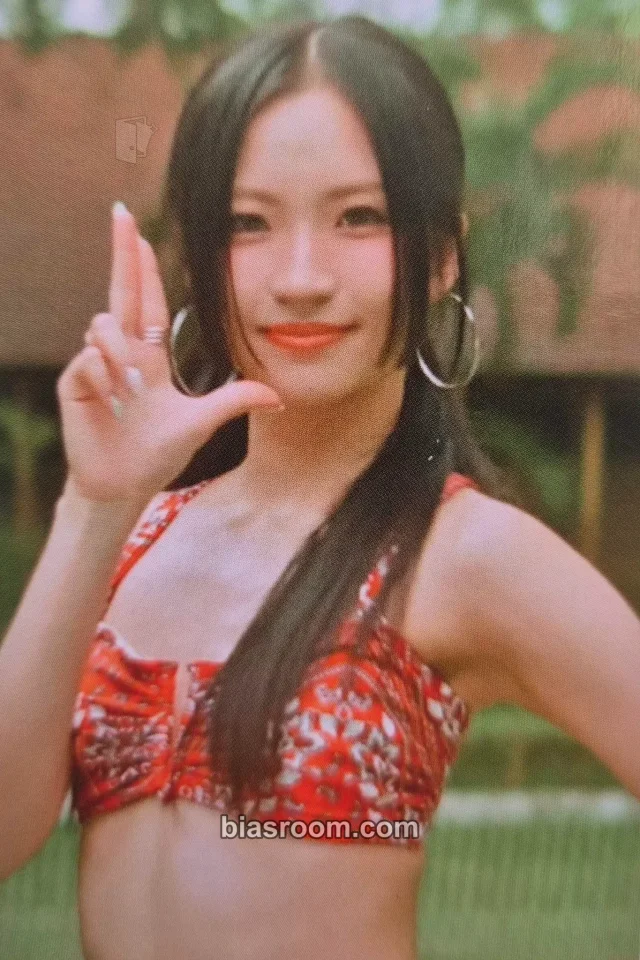 I.MET.U - Cleo - VELVET TRIGGER Album album photocard platform concept version