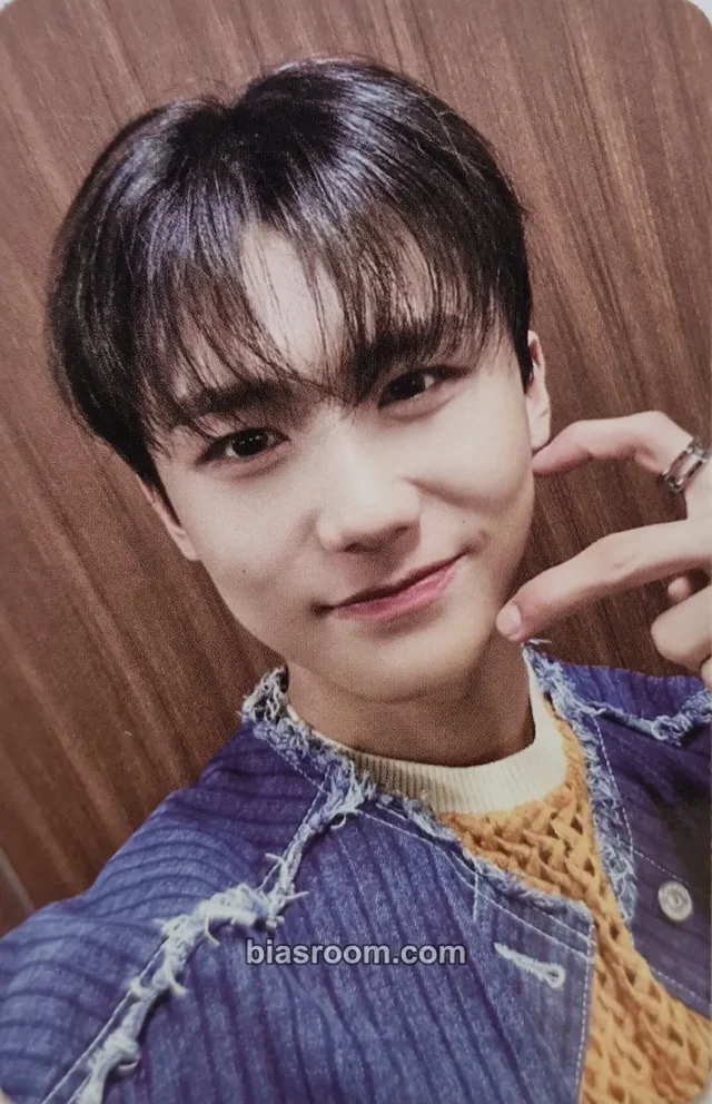 DKZ - Juone - Good to You (NINE to SIX) Album album photocard off version