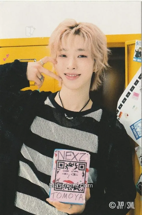 Tomoya One Bite Photocard - NEXZ - NEXZ K-pop photocard