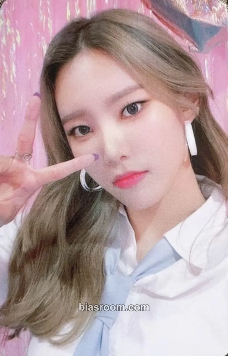 Monday Play Game : Holiday Photocard - Weeekly - Weeekly K-pop photocard