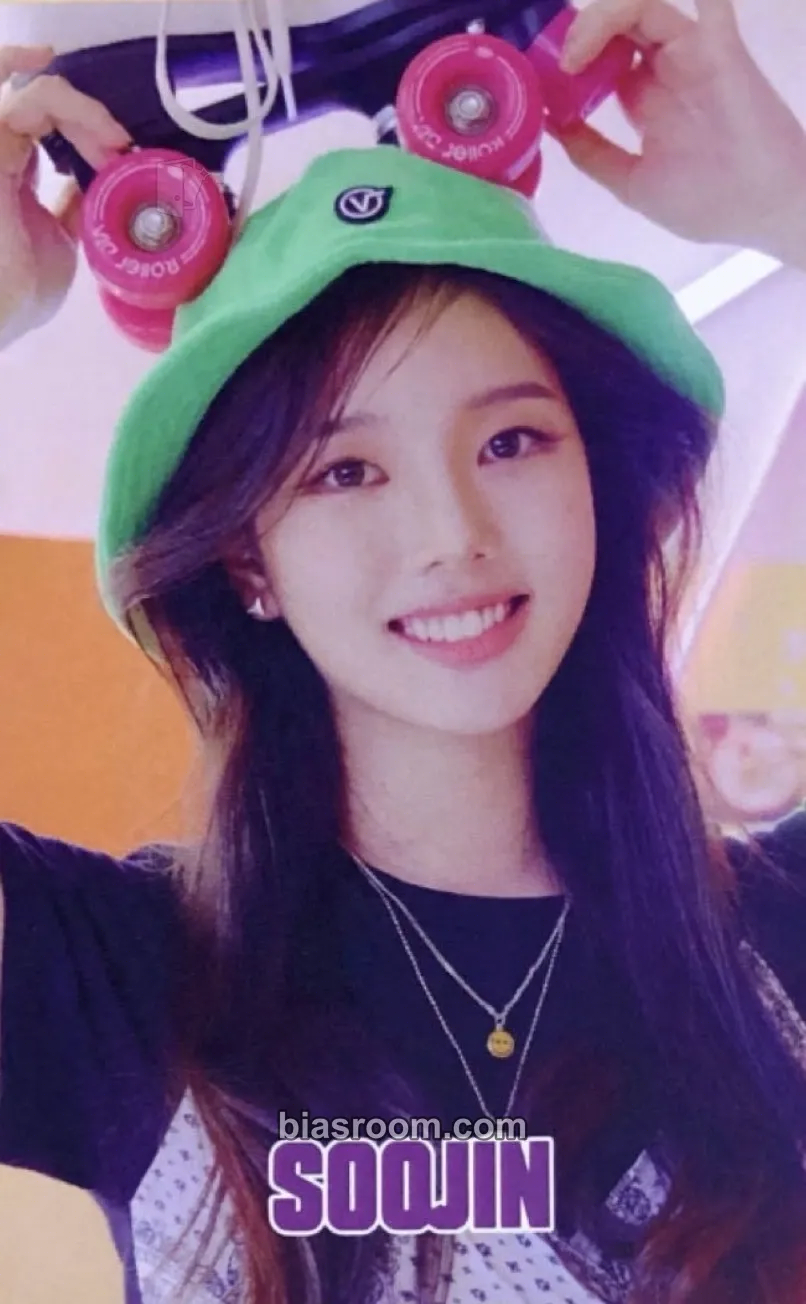 Soojin We Play Photocard - Weeekly - Weeekly K-pop photocard