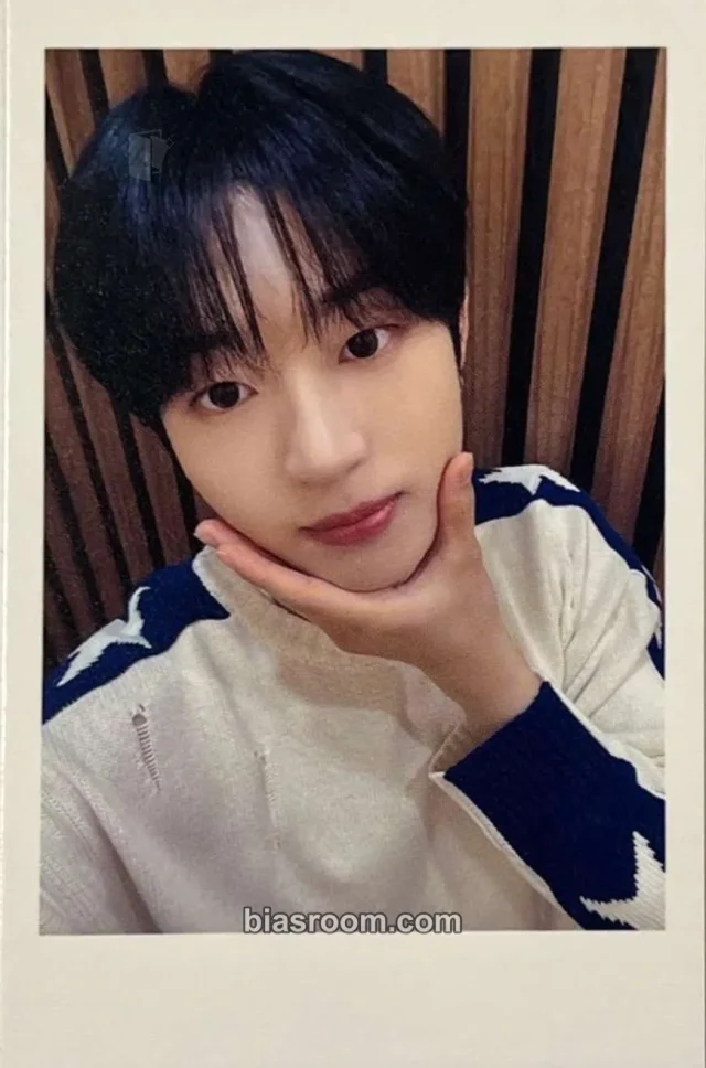 idntt - Han YeJoon - yesweare Album jump up polaroid round 18 photo event