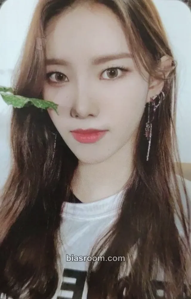 Weeekly - Monday - We Play Album fansign apple music