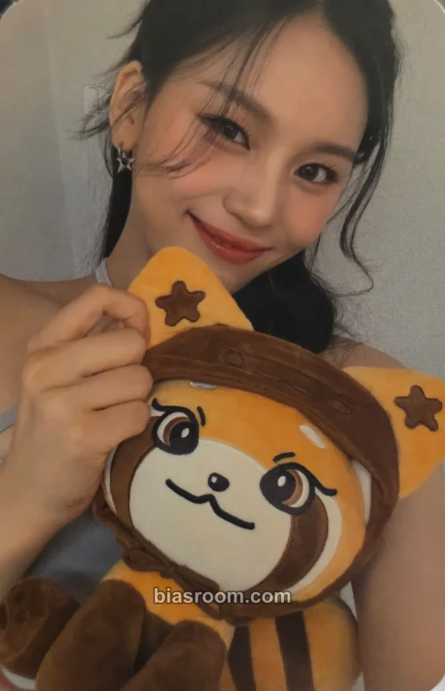 VIVIZ - Umji - 2024 VIVIZ World Tour ‘V.Hind : Love and Tears’ Event doll/figure/plush merch photocard