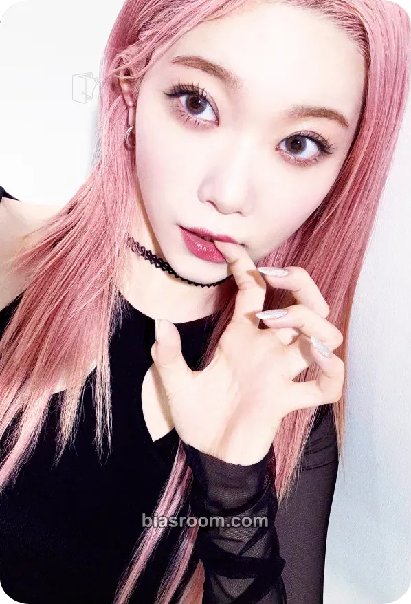 Tsuki Tsuki x Kate Tokyo Photocard - Billlie - Billlie K-pop photocard