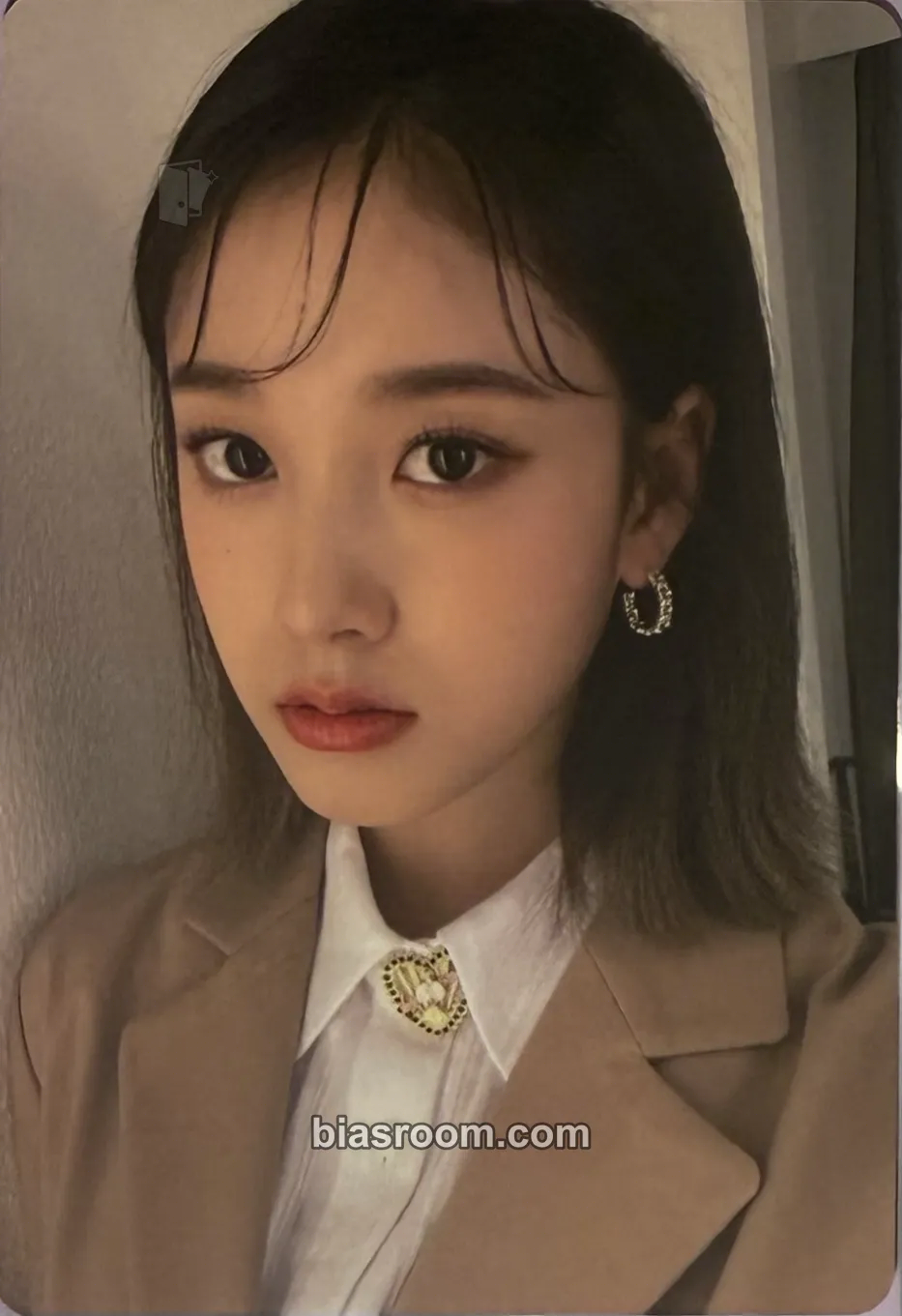 J WE NEED LOVE Photocard - STAYC - STAYC K-pop photocard